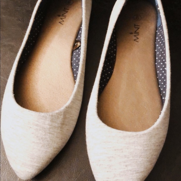 Women’s flats NEW - Picture 2 of 3